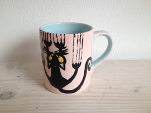 Bemalter Becher mit Henkel, Keramik bemalen Eigenlob