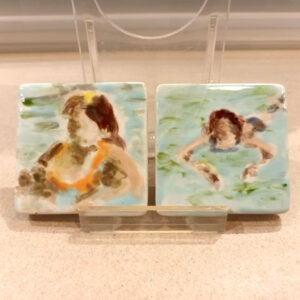 Set von 2 Fliesen, je 5 x 5 cm. Bemalt von Heike Ludewig
