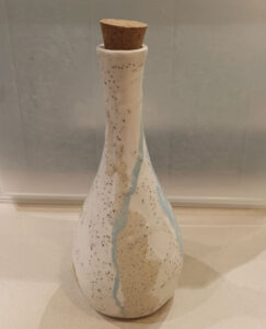 Bemalte Ölflasche von Tina Bergermann (ø12,5, H 29 cm, 1,3 Liter)